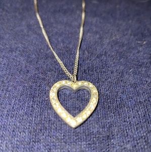 SILVER/PEWTER CRYSTAL 7/8IN heart on 15in Chain